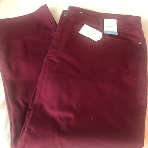 NWT St. John’s Bay Mid Rise Jeans